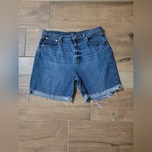 Size 30 GAP Bermuda shorts distressed